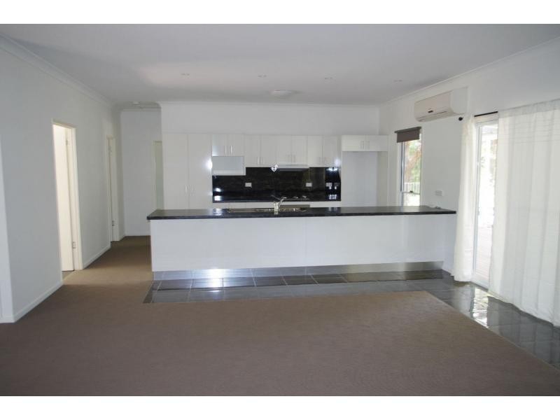 2 Sandpiper Street, Macleay Island QLD 4184