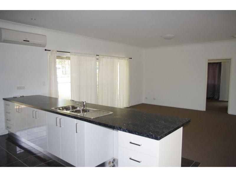 2 Sandpiper Street, Macleay Island QLD 4184