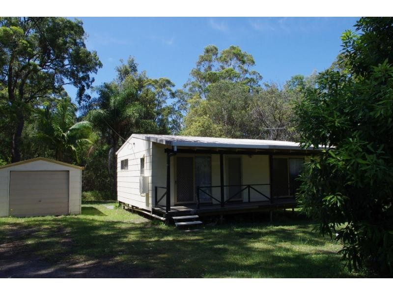 4 Dove Street, Macleay Island QLD 4184