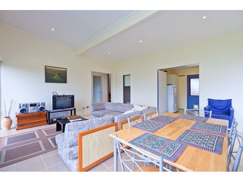 23 Oomool Street, Macleay Island QLD 4184