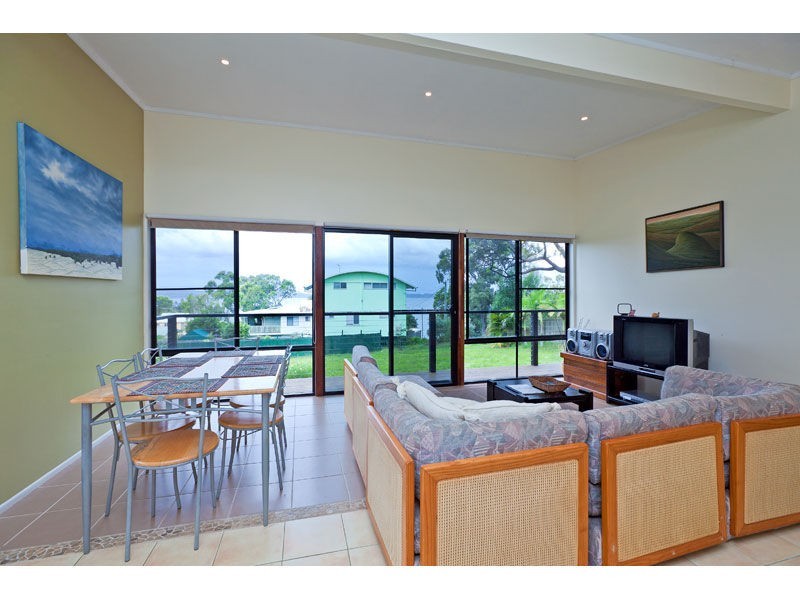 23 Oomool Street, Macleay Island QLD 4184