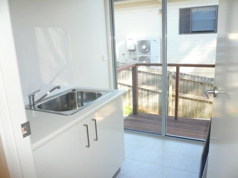 23 Cliff Terrace, Macleay Island QLD 4184
