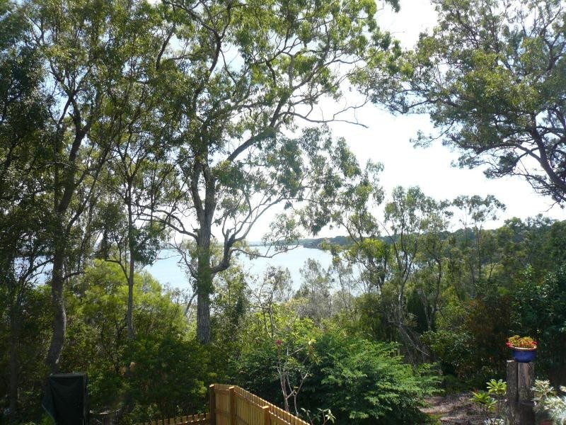 23 Cliff Terrace, Macleay Island QLD 4184