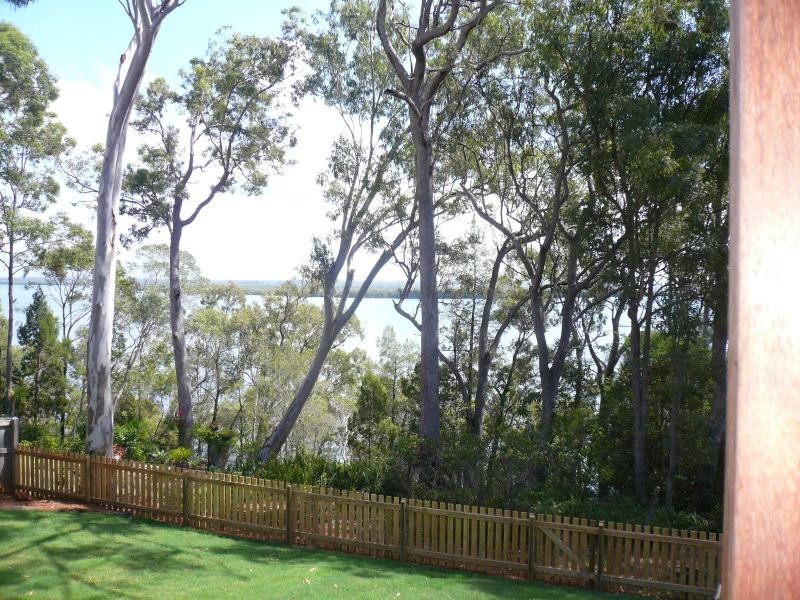 23 Cliff Terrace, Macleay Island QLD 4184