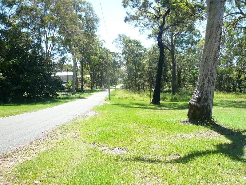 31 Blue Bay Crescent, Macleay Island QLD 4184