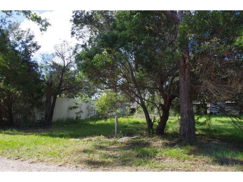 7 Glen Street, Macleay Island QLD 4184