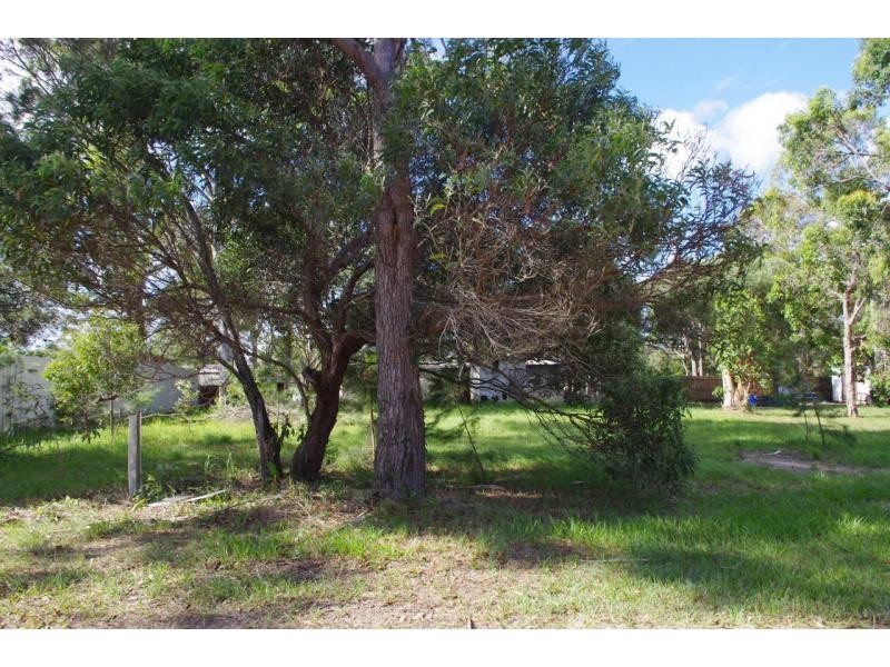 7 Glen Street, Macleay Island QLD 4184