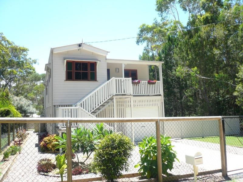 3 Dinjerra Street, Macleay Island QLD 4184