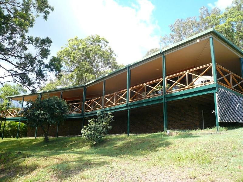 24 Weeroona Avenue, Macleay Island QLD 4184