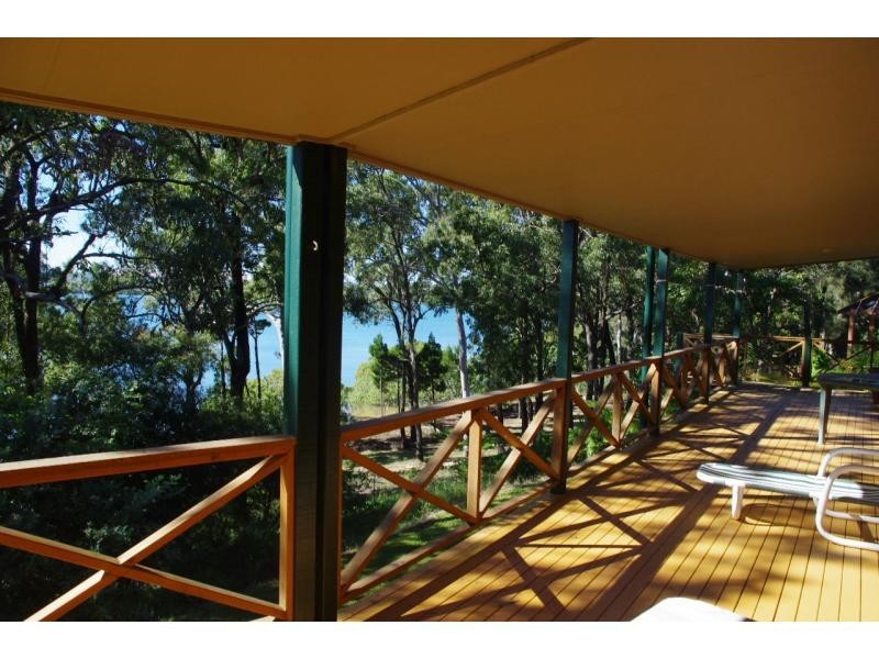 24 Weeroona Avenue, Macleay Island QLD 4184