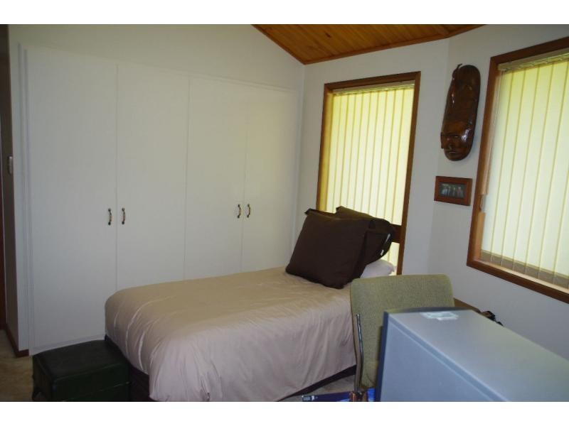 24 Weeroona Avenue, Macleay Island QLD 4184