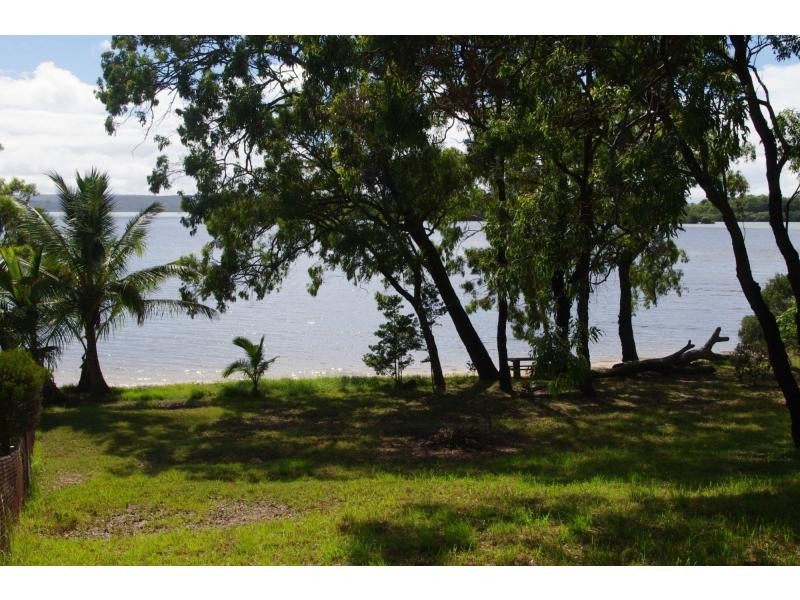 24 Weeroona Avenue, Macleay Island QLD 4184