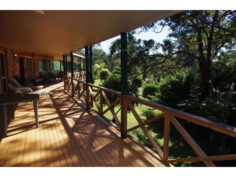 24 Weeroona Avenue, Macleay Island QLD 4184