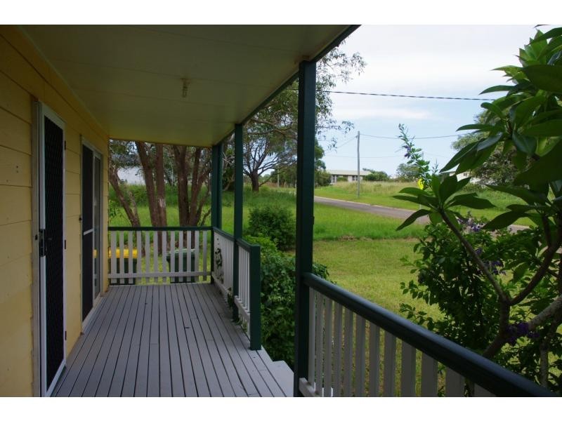 15 Lonicera Street, Macleay Island QLD 4184