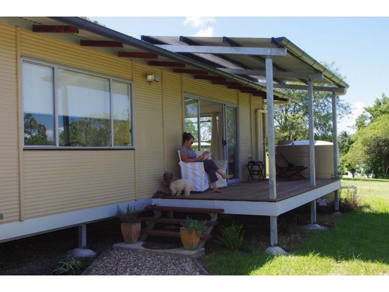 17 Cressy Street, Macleay Island QLD 4184