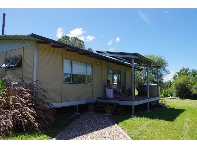 17 Cressy Street, Macleay Island QLD 4184