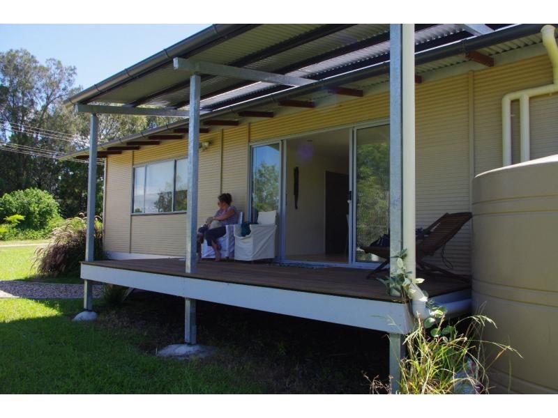 17 Cressy Street, Macleay Island QLD 4184