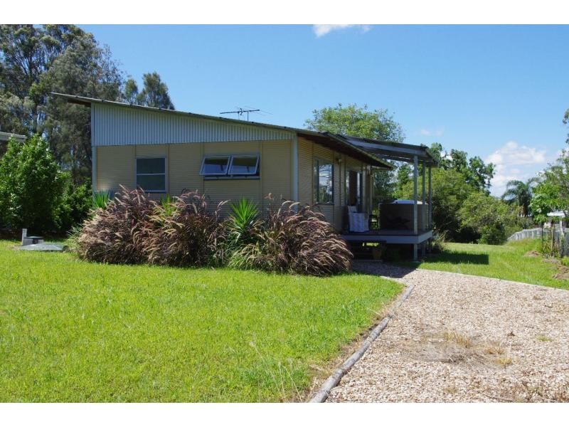 17 Cressy Street, Macleay Island QLD 4184