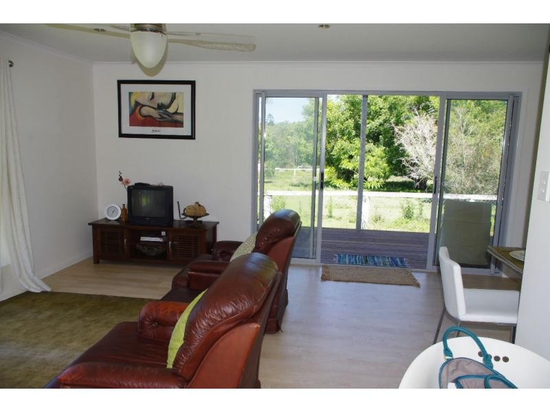 17 Cressy Street, Macleay Island QLD 4184