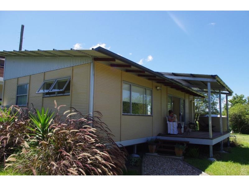 17 Cressy Street, Macleay Island QLD 4184