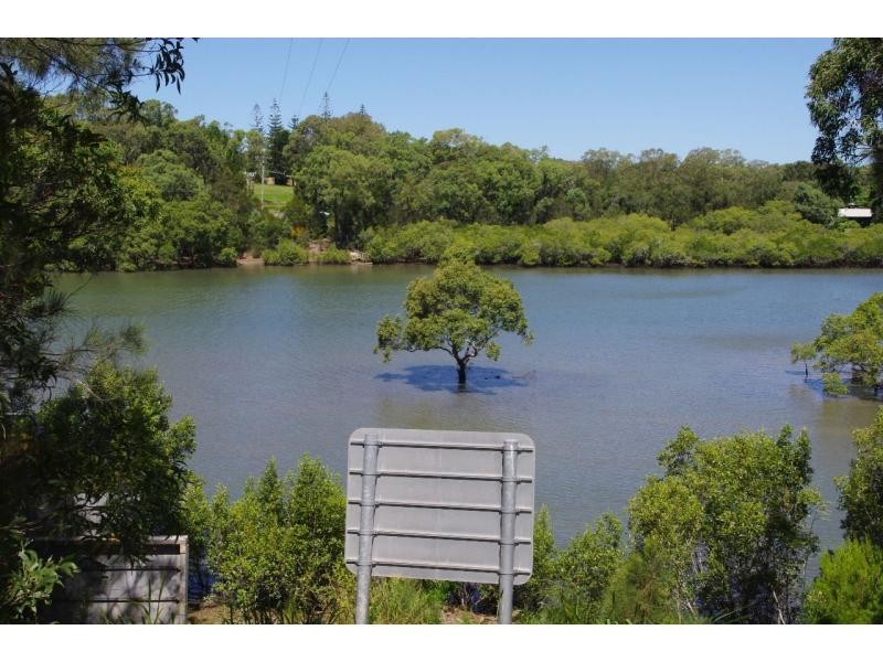 17 Cressy Street, Macleay Island QLD 4184