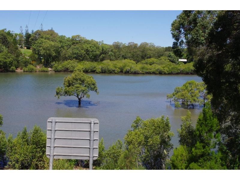 17 Cressy Street, Macleay Island QLD 4184