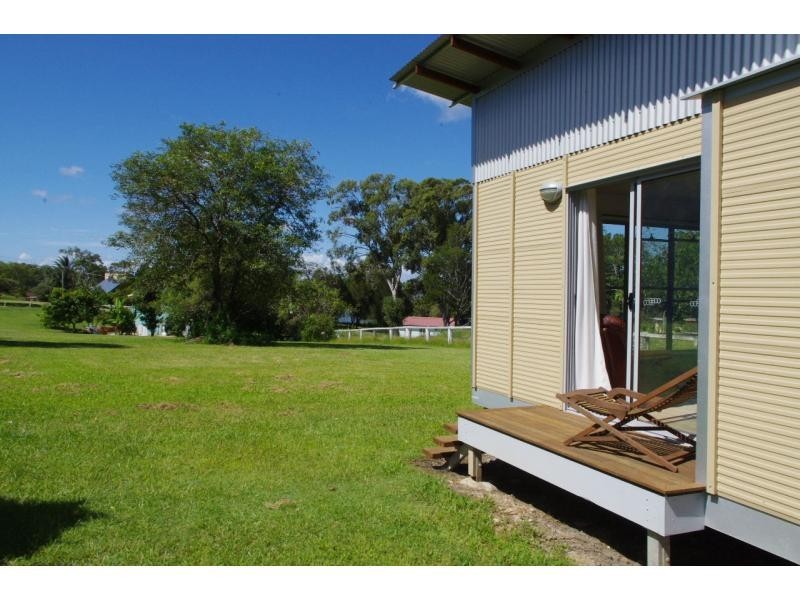 17 Cressy Street, Macleay Island QLD 4184