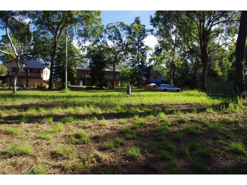 39 Blue Bay Crescent, Macleay Island QLD 4184