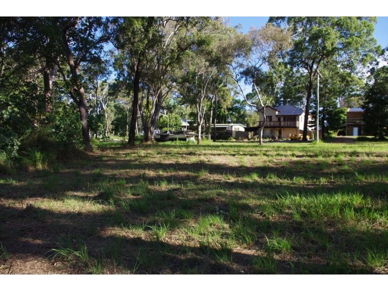 39 Blue Bay Crescent, Macleay Island QLD 4184