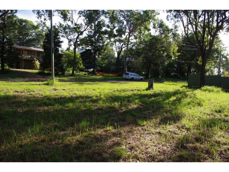 39 Blue Bay Crescent, Macleay Island QLD 4184