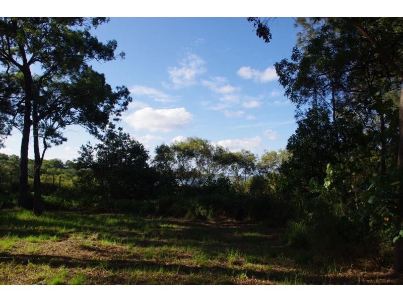 39 Blue Bay Crescent, Macleay Island QLD 4184