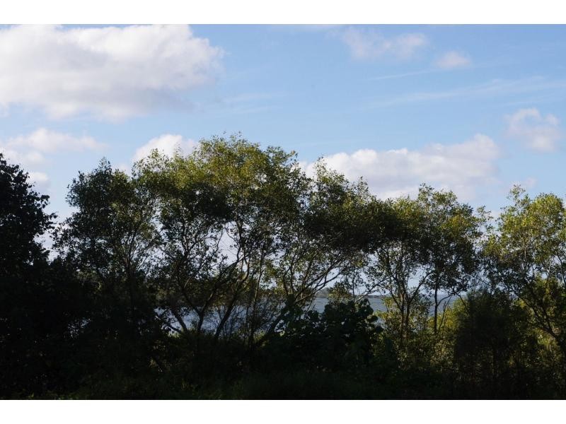 39 Blue Bay Crescent, Macleay Island QLD 4184