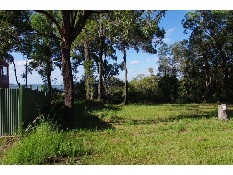 41 Blue Bay Crescent, Macleay Island QLD 4184