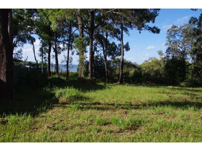 41 Blue Bay Crescent, Macleay Island QLD 4184