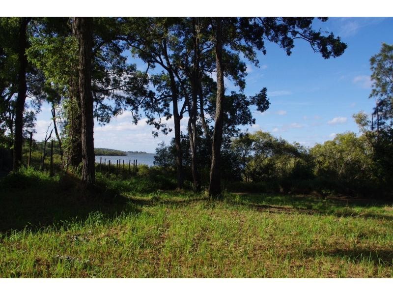 41 Blue Bay Crescent, Macleay Island QLD 4184