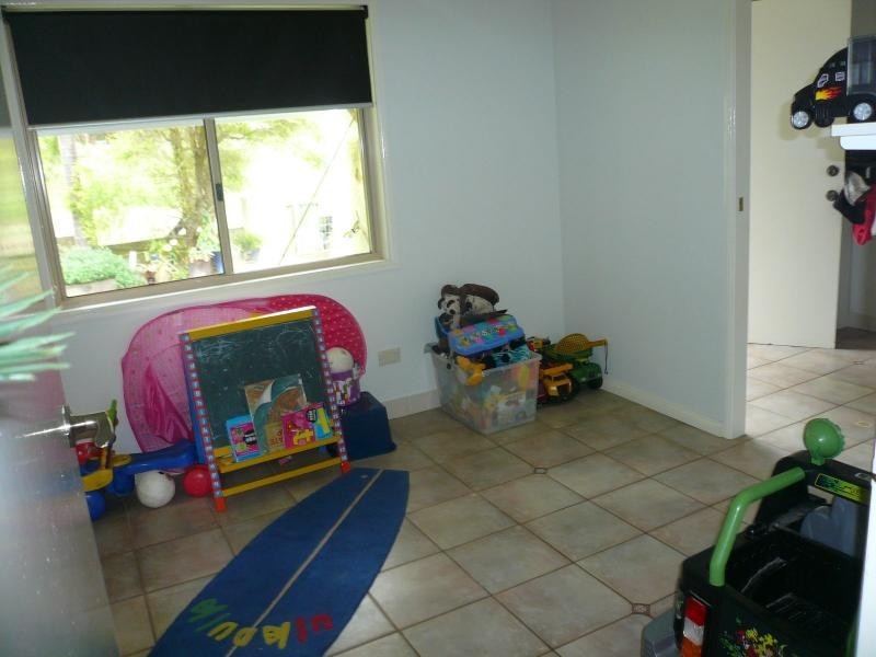 17 Golden Sands Boulevard, Macleay Island QLD 4184