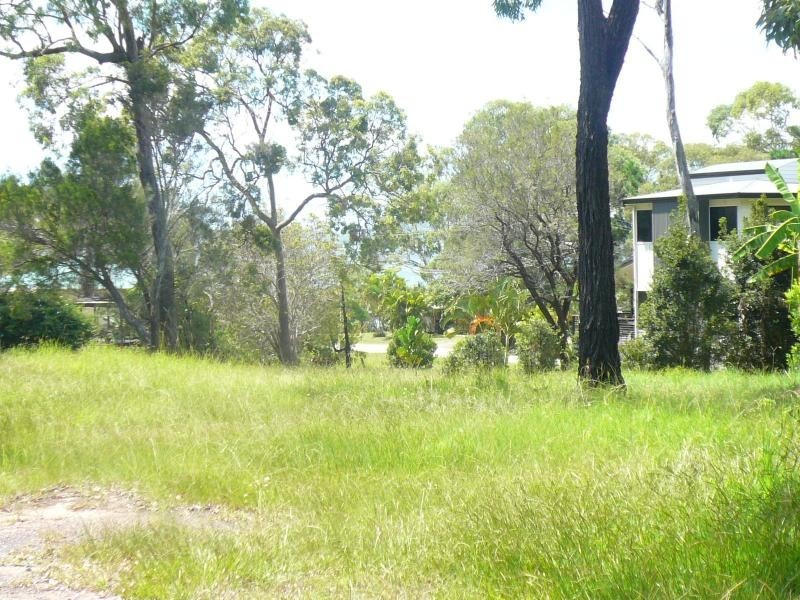 14 Alkira Street, Macleay Island QLD 4184