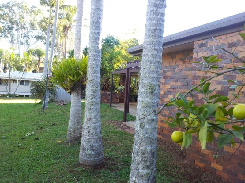 2 Michael Avenue, Lamb Island QLD 4184