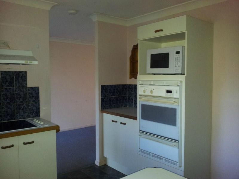 2 Michael Avenue, Lamb Island QLD 4184