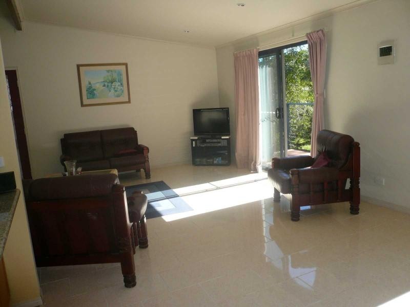 11 Jane Street, Macleay Island QLD 4184