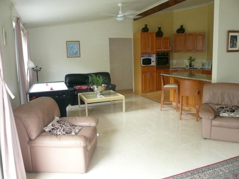 11 Jane Street, Macleay Island QLD 4184