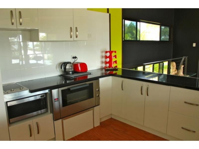 3 Kim Crescent, Macleay Island QLD 4184
