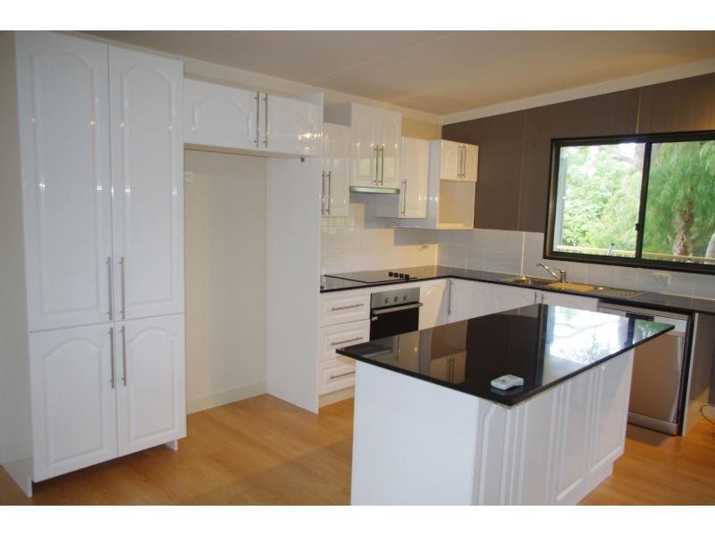 6 Alistair Court, Macleay Island QLD 4184