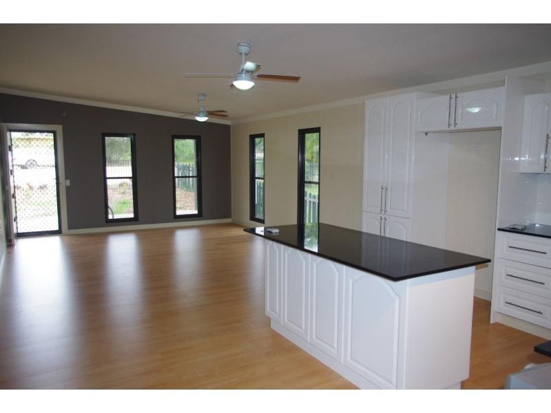 6 Alistair Court, Macleay Island QLD 4184