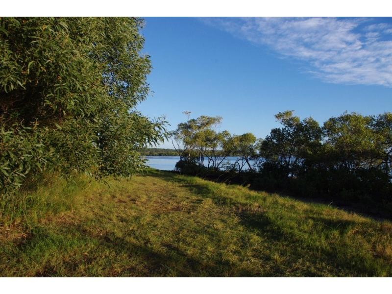 192 The Esplanade, Karragarra Island QLD 4184