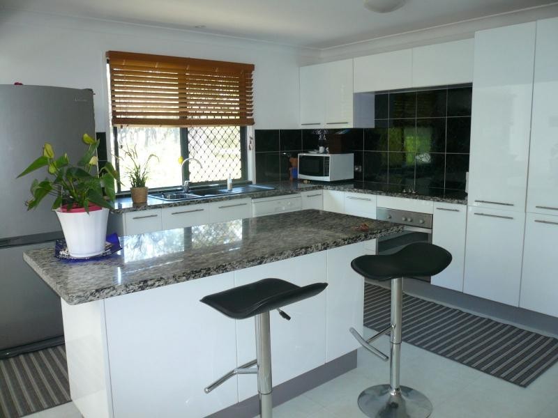 7 Leanne Street, Macleay Island QLD 4184