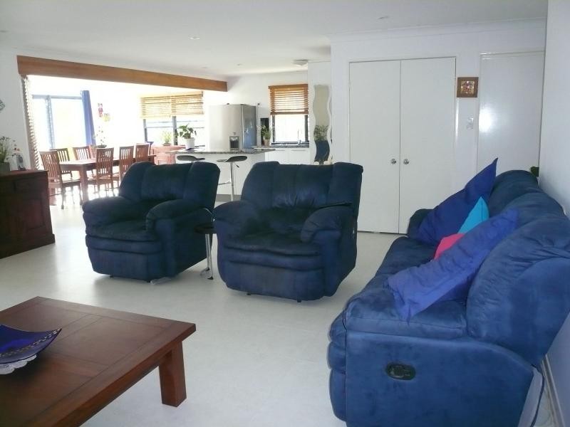 7 Leanne Street, Macleay Island QLD 4184