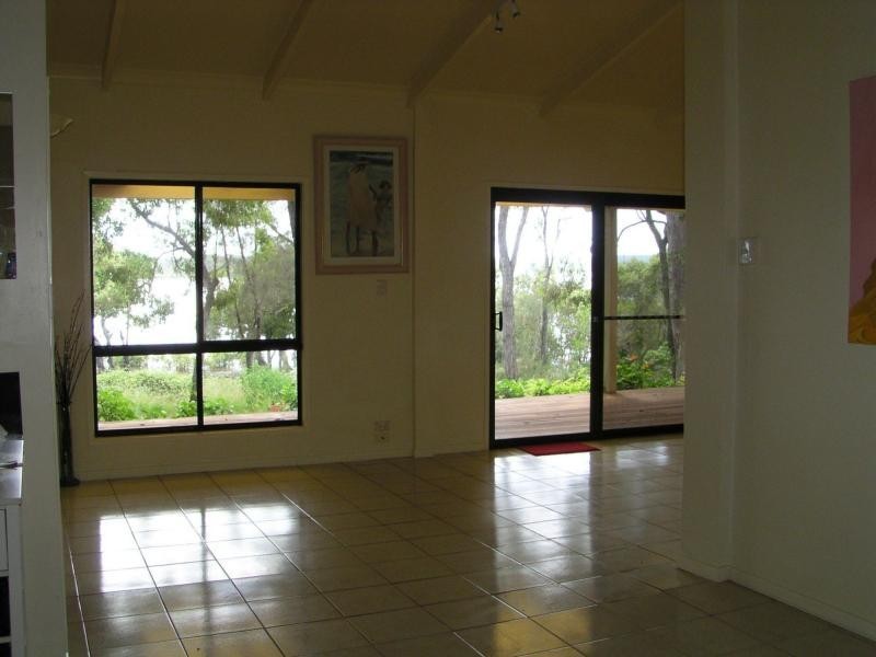 1 Treasure Island Avenue, Karragarra Island QLD 4184