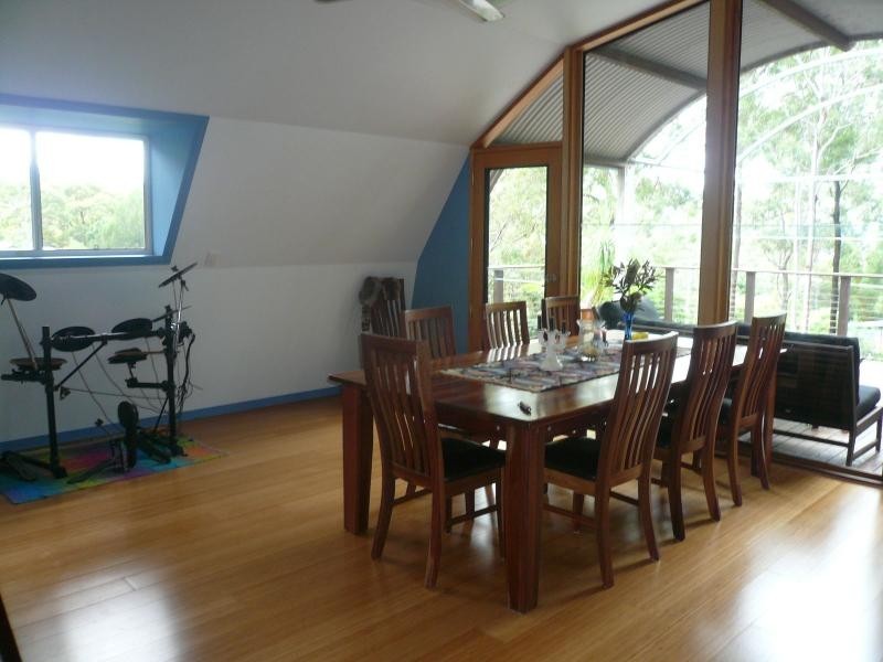 11 Weeroona Avenue, Macleay Island QLD 4184