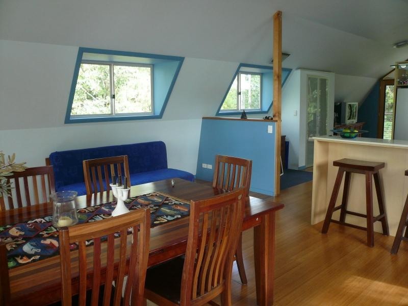 11 Weeroona Avenue, Macleay Island QLD 4184